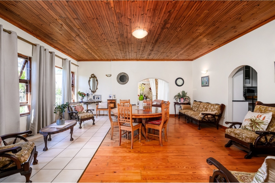 5 Bedroom Property for Sale in Newton Park Eastern Cape